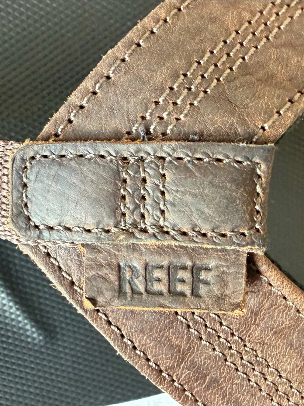 Reef Men’s Brown Leather Strap Flip-Flops w Black Footbed Sz 12 Great Condition